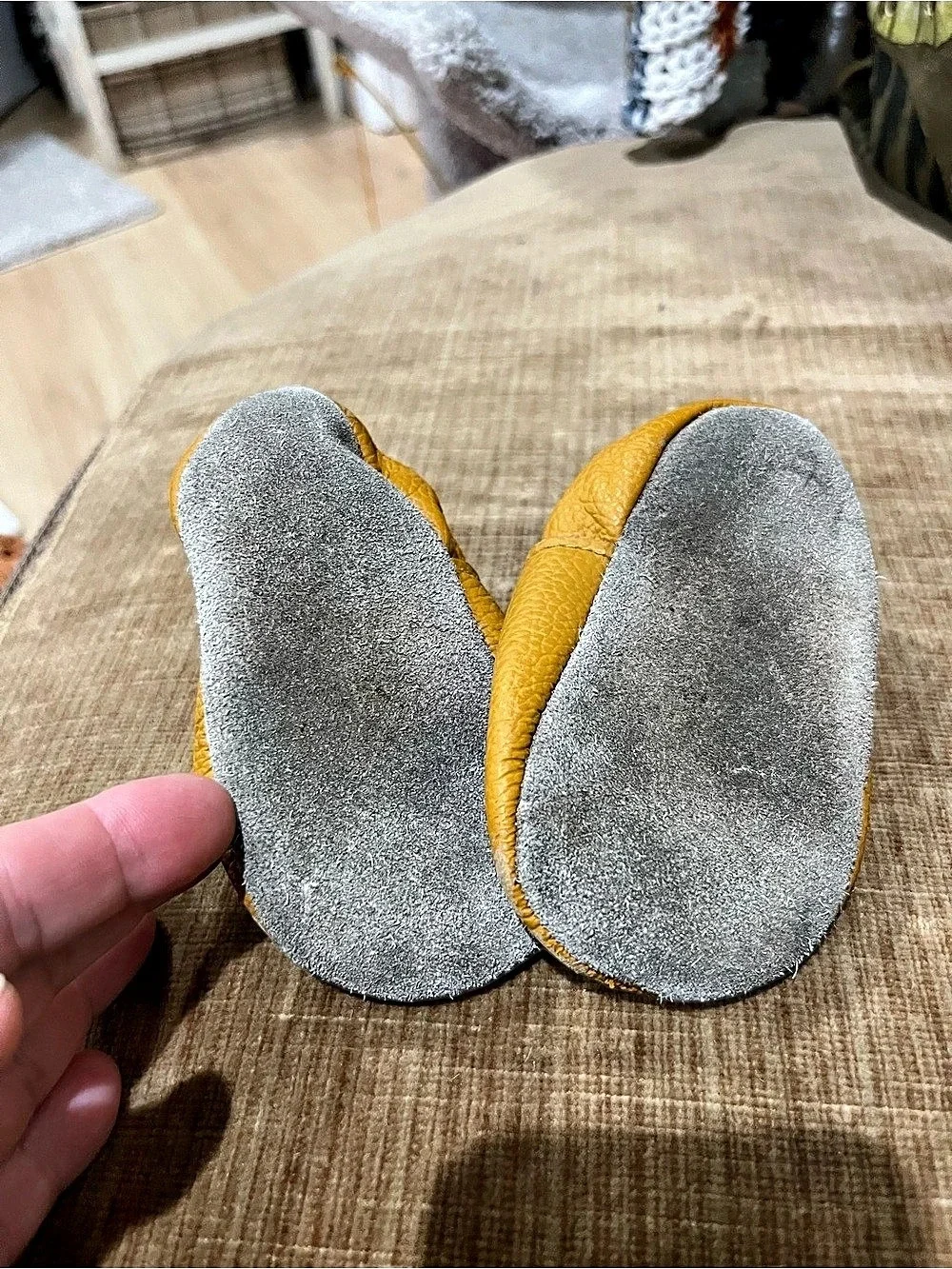 Sayoyo Baby Crib Shoes (see desc for size) Leather, Chicken Appliqué